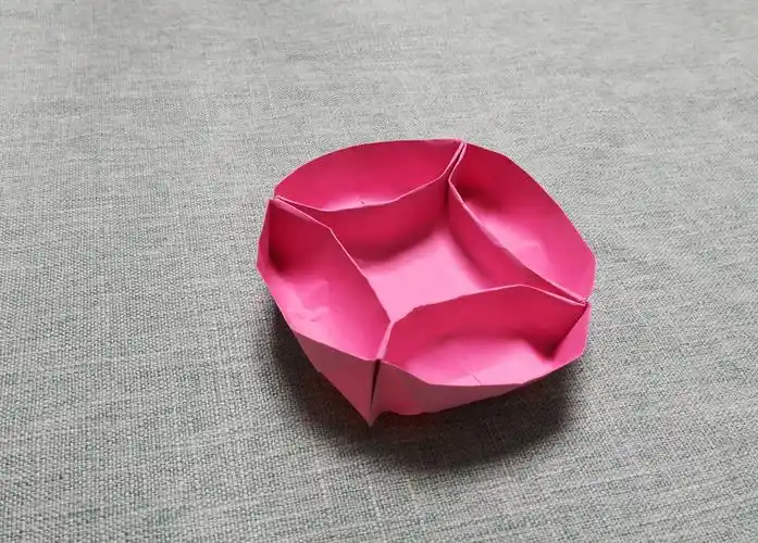 儿童手工折纸:diy手工制作,3分钟学会圆形糖果盒折法