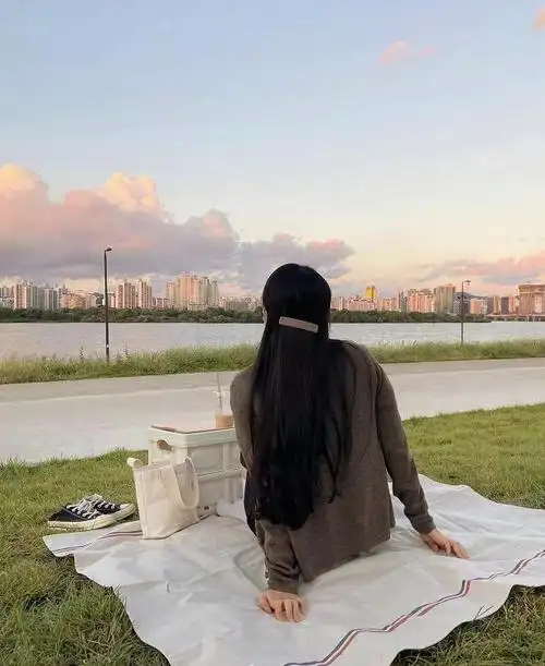 30岁单身女孩独居照曝光,上百万在线羡慕:一个人生活太爽了