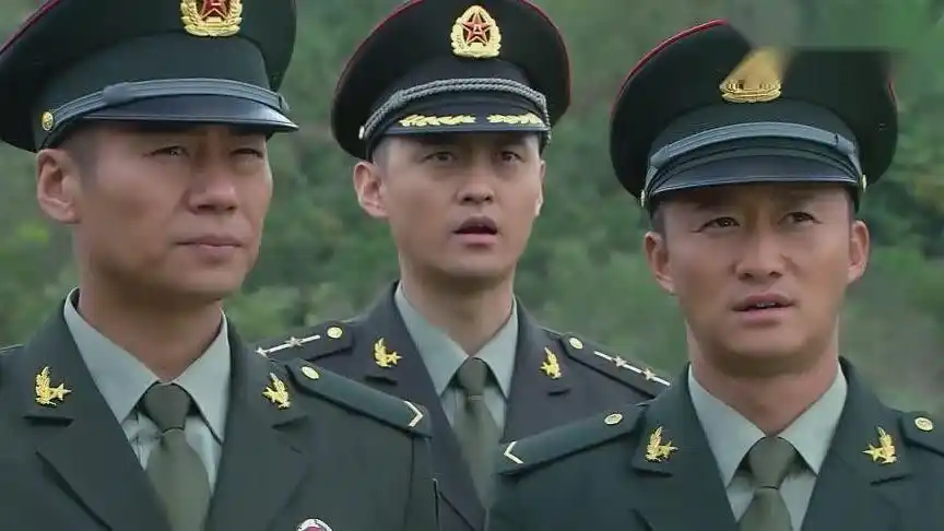 王艳兵何晨光就这么急着打枪么?李二牛瞬间被吓蔫了