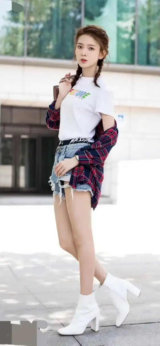 陈瑶的腿真的很直