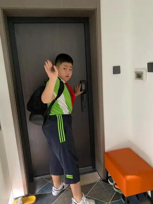 开学了,我的男孩上初一了,童年很短,但未来很长,终究是马不停 - 抖音