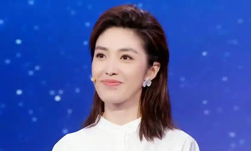 中,地方台的当家主持人同样表现抢眼,包括张靓婧,何卿,王航,衣漪,刘