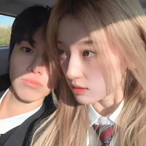 ins小众情侣头像 | 有趣有盼