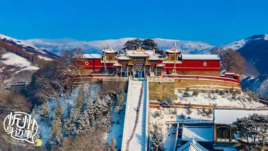 白雪镶红墙 雪后五台山@五台山杨国军_高清图集_新浪网