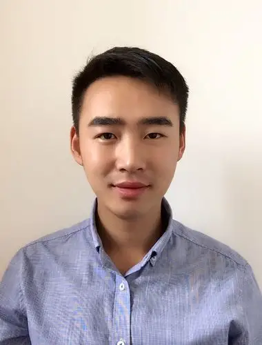 谁能帮我裁剪一张两寸照片啊,谢谢了,电子版的两寸照片