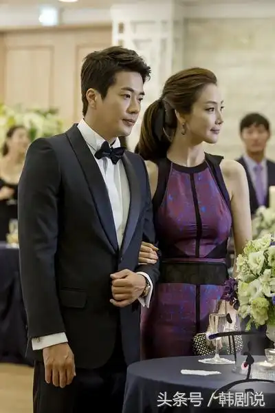 第二次二十岁《冬日恋歌》里,崔智友和裴勇俊这对冬日情侣,让人在下雪