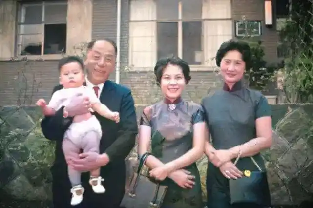 张学良_赵一荻_于凤至