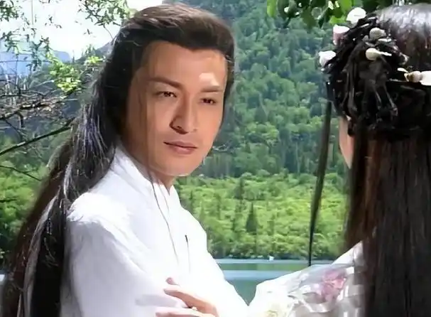 回顾《倚天屠龙记》演员现状,张三丰睡梦中离世,小芷若成大明星