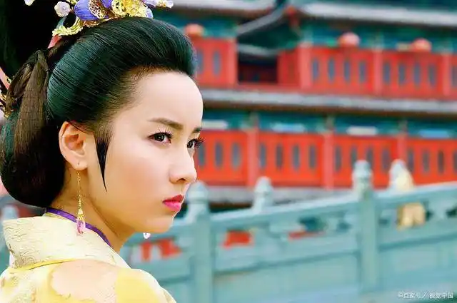 很多人对吕一的印象,还是停留在《天外飞仙》李赛金的形象.