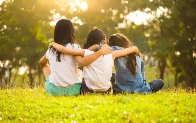 友谊的句子唯美超短句一辈子友谊的感动人的好句子