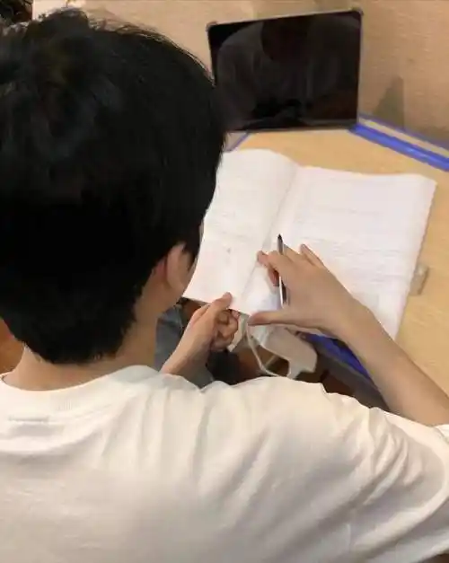 时代峰峻姚景元第二次高考总分308再度落榜宣布三战高考