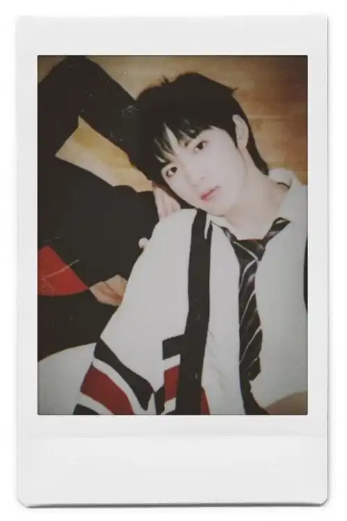 青春校园漫画走出来的男主角972024团款台历拍立得—刘耀文相关08