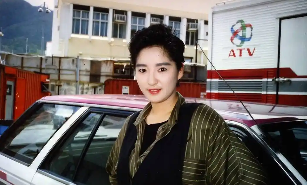 原创港星雪梨错过张国荣爱上徐少强生下儿女后过得怎样了