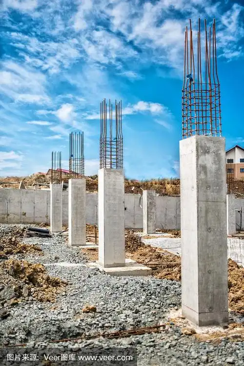 建筑柱,混凝土细部和梁上的钢筋