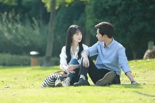 《微微》首发片花 郑爽表演细腻眉目传情