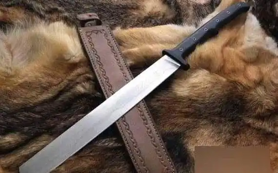 这9把刀,被称为现代冷兵器的经典,第8最多人使用,第6像西瓜刀_cm_全长