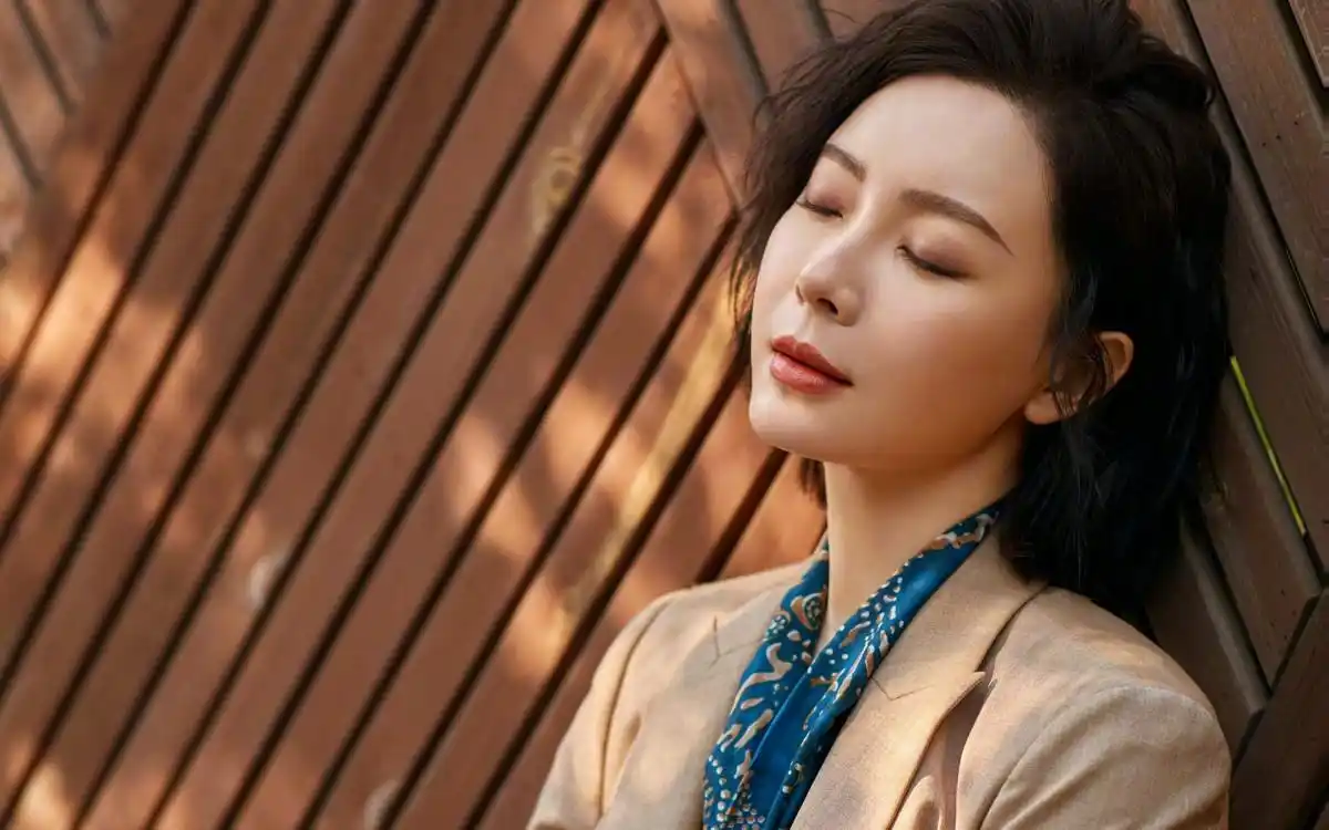 陈数优雅桌面壁纸-美女壁纸-高清美女图片-第2图-娟娟壁纸