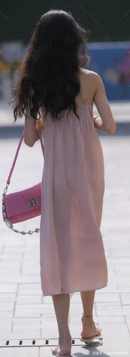 吊带长裙仙气飘飘,非常好看