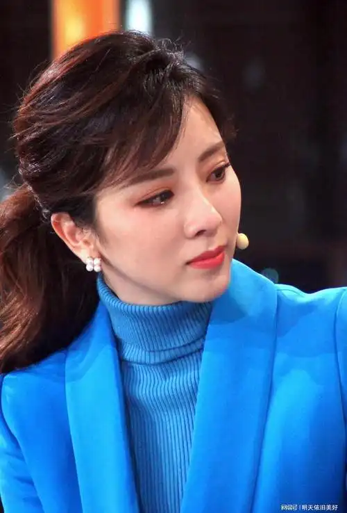 央视综艺主持人李思思离职了你想说什么