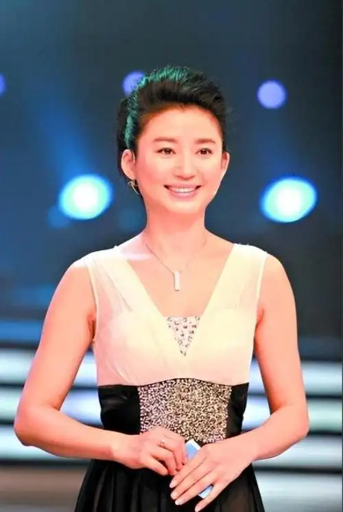 著名央视主持人名嘴王小丫:一路好好的!病床上21字留言催人泪下