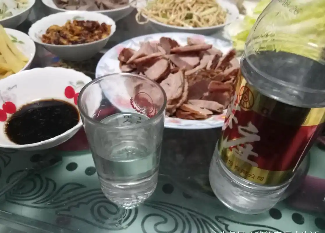 图片[1]-喝白酒后最灵解药是什么?-乐学小窝