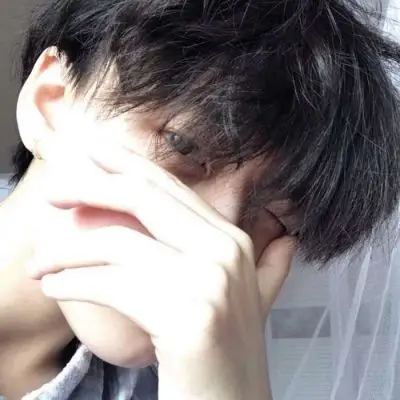 高冷成熟帅气男生双人头像  我怀里差个你