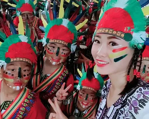 木盂子小学非洲鼓舞蹈在"喜迎十九大"文艺汇演中赢得赞誉