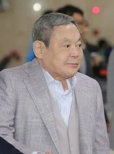 李健熙会长健康担忧 三星集团局势引热议