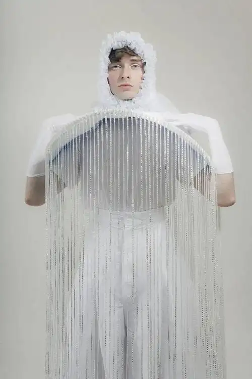 男人穿婚纱也很美这仙气缭绕的男装男生穿戴起来连女孩都脸红