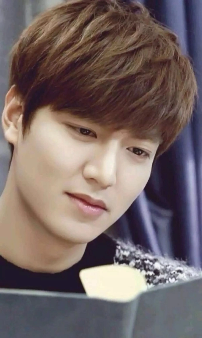 李敏镐:首位登台的韩国艺人,因一场车祸险些断送生涯