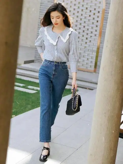 牛仔裤搭配这4种上衣夏天穿太好看了