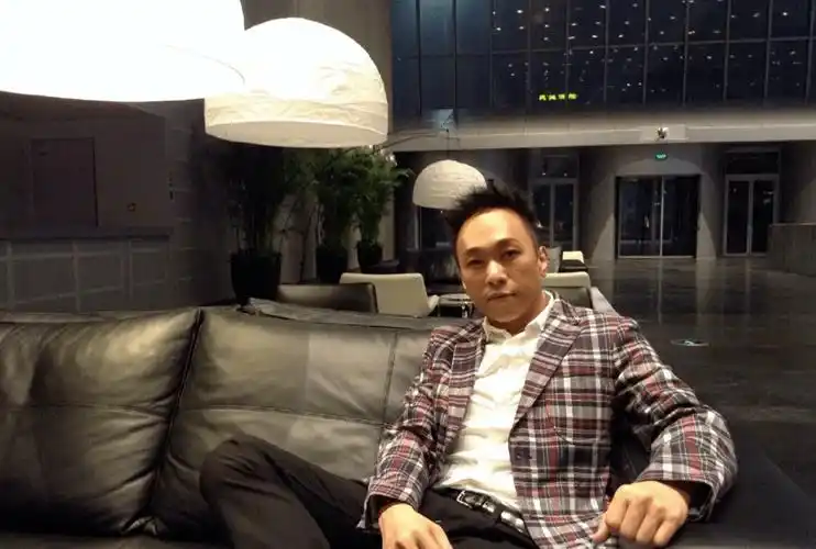 黄家强长文再回应肥妈!暗指家驹没为她写歌!肥妈反击了