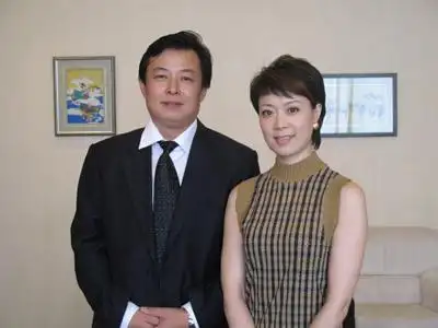 朝闻天下女主播文静