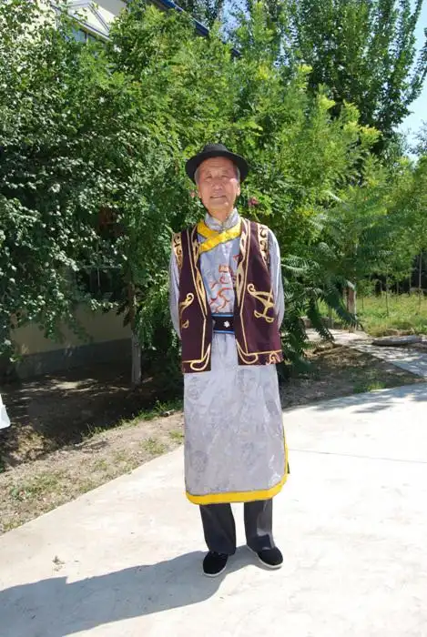 【转载】锡伯民族服式的思索