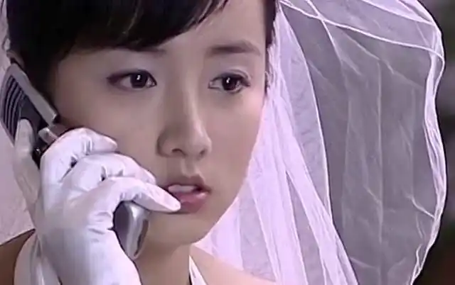 雪在烧:罗一通话医院,得知父亲过世,婚礼暂停罗一逃走