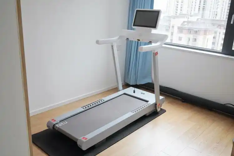 原创真实跑步机加了屏幕之后就不会变成晾衣架了赤兔大屏跑步机体验