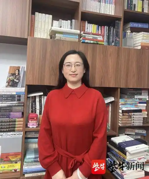 顾鹰,中国作协会员,江苏省作协第七届签约作家.