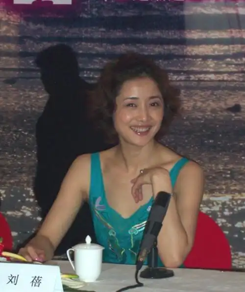 刘蓓的彪悍人生:3次婚姻却只嫁过2个男人,两度成为张若昀后妈