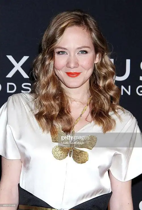 路易莎·克劳瑟 louisa krause的图片