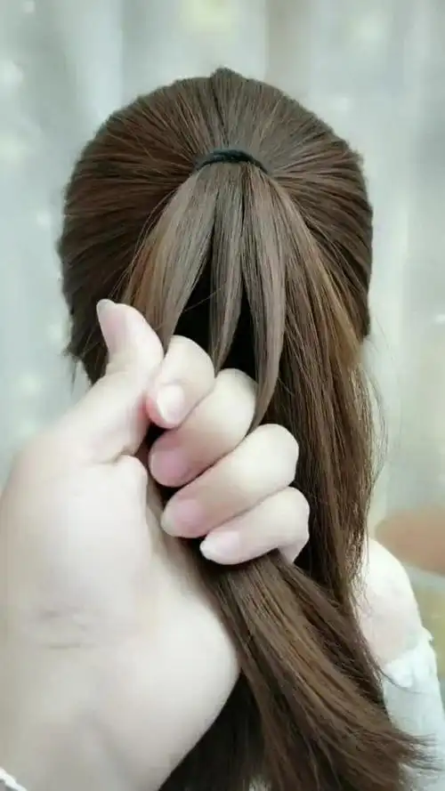这样的马尾辫超好看,聪明的小姐姐已经行动起来了
