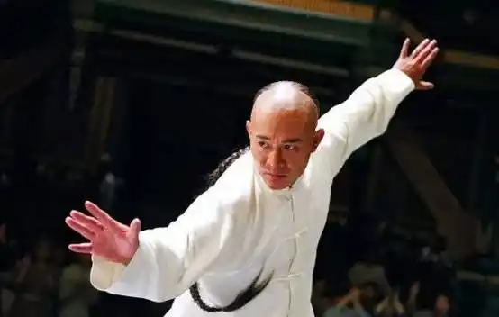 李连杰忆濒临死亡经历,大小便失禁,花100万买10元氧气枕_电影_生活