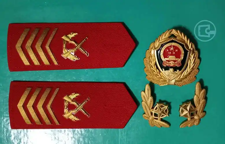 毛启国:武警07式"士官警衔"肩章鉴赏