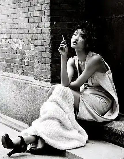 杜鹃,1982年9月15日出生于中国上海,毕业于上海戏剧学院戏曲舞蹈分院