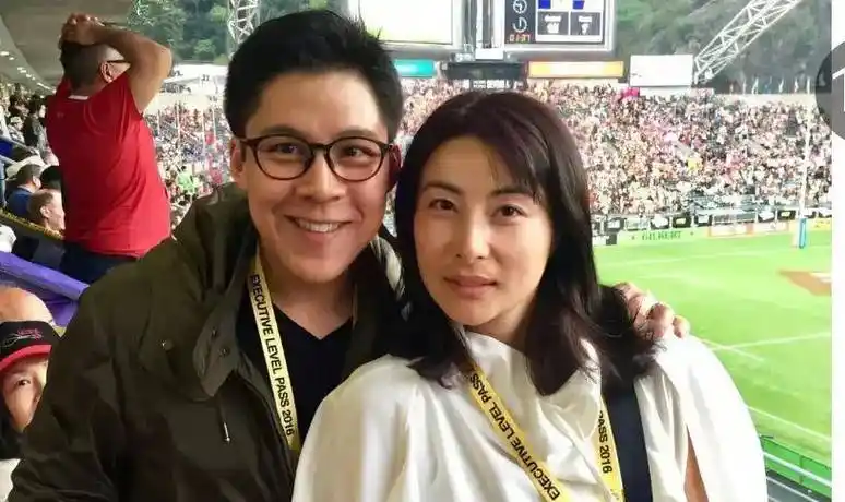 原创跳水皇后郭晶晶42岁荣获冠军27次嫁入豪门不愧是千亿儿媳端庄大气