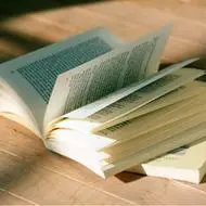 书本清新唯美意境头像图片书是智慧的钥匙书是人生的向导