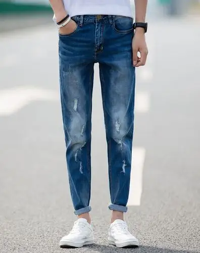 男款蓝色牛仔裤