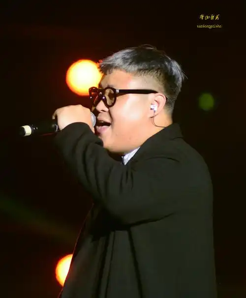 歌唱演员陆海涛