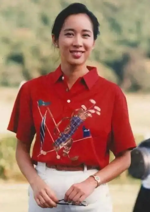 回顾朱玲玲:儿媳是郭晶晶,两度嫁入豪门,两段婚姻活成一天一地