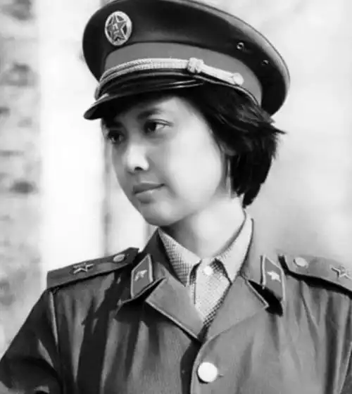 "奶奶"级年轻照,个个都是顶级美女,眼睛会说话,表情又酷又煞