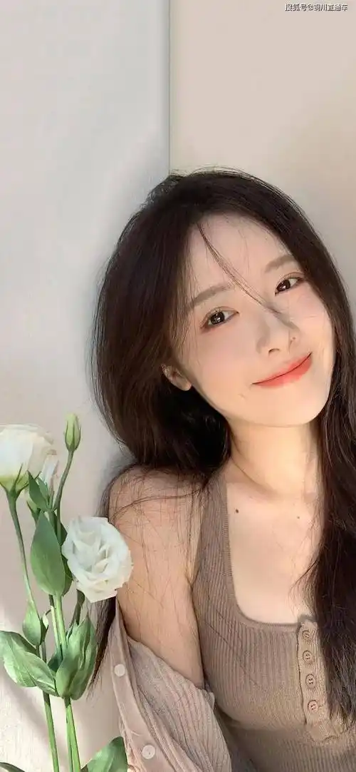 清新脱俗气质美女分享手机壁纸